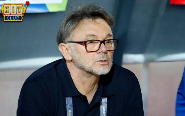 VFF chấm dứt hợp đồng với HLV Troussier